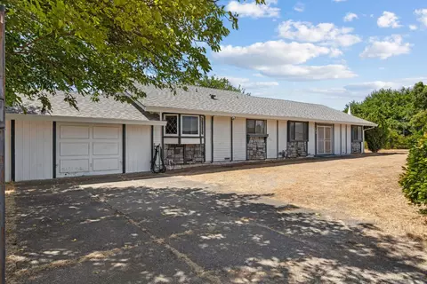 Exterior - 100 W Delano St, Elverta, CA 95626 photo 2 of 11