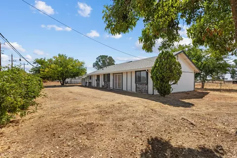 Exterior - 100 W Delano St, Elverta, CA 95626 photo 4 of 11