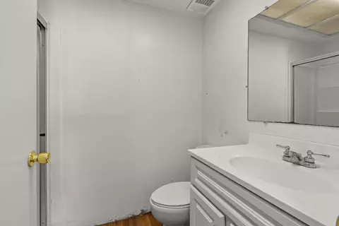 Bath - 100 W Delano St, Elverta, CA 95626 photo 2 of 3