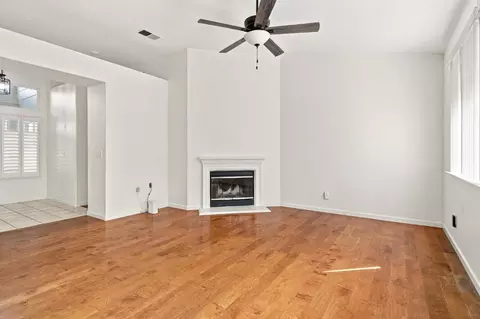 Living - 1824 Rail St, Manteca, CA 95337 photo 4 of 6
