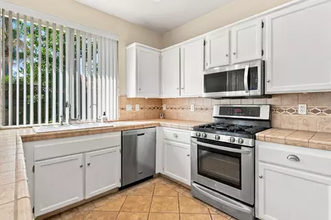 Kitchen - 1824 Rail St, Manteca, CA 95337 photo 2 of 5