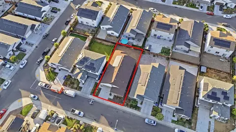 View/Area - 927 Grimsby Ln, Patterson, CA 95363 photo 2 of 6