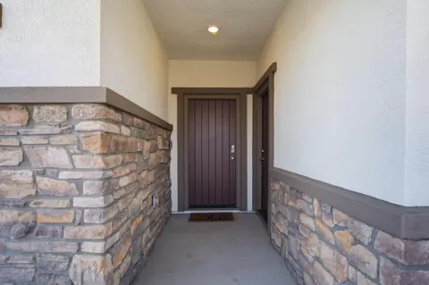 Entry Way - 927 Grimsby Ln, Patterson, CA 95363 photo 1 of 12