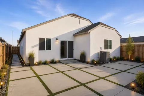 Exterior - 927 Grimsby Ln, Patterson, CA 95363 photo 7 of 7