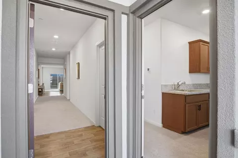 Entry Way - 927 Grimsby Ln, Patterson, CA 95363 photo 2 of 12