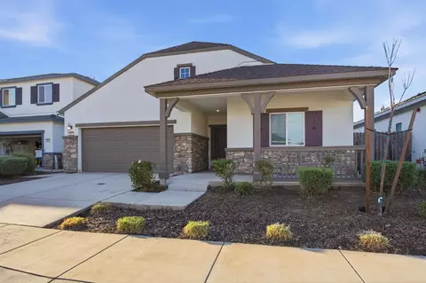 Exterior - 927 Grimsby Ln, Patterson, CA 95363 photo 2 of 7