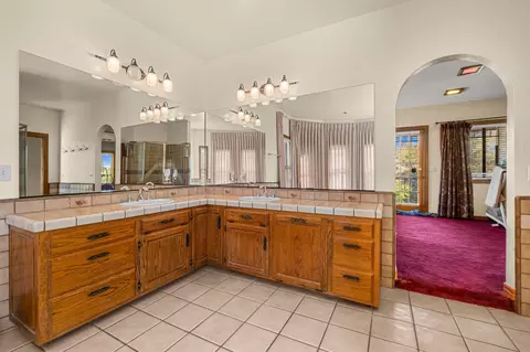 Bath - 5411 Oak Leaf Cir, Placerville, CA 95667 photo 5 of 8
