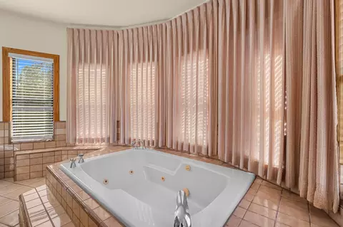 Bath - 5411 Oak Leaf Cir, Placerville, CA 95667 photo 8 of 8