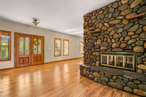 Living - 5411 Oak Leaf Cir, Placerville, CA 95667 photo 3 of 7
