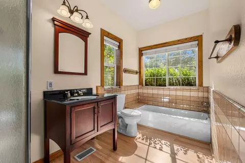 Bath - 5411 Oak Leaf Cir, Placerville, CA 95667 photo 1 of 8