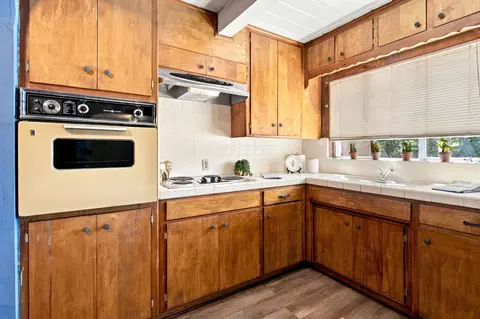 Kitchen - 1612 Bedford Ave, Modesto, CA 95351 photo 4 of 5