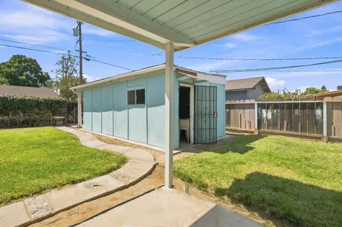 Exterior - 1612 Bedford Ave, Modesto, CA 95351 photo 7 of 12