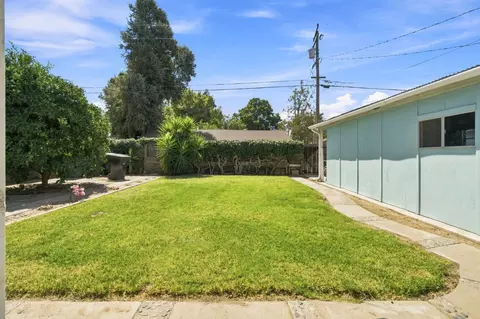 Exterior - 1612 Bedford Ave, Modesto, CA 95351 photo 5 of 12