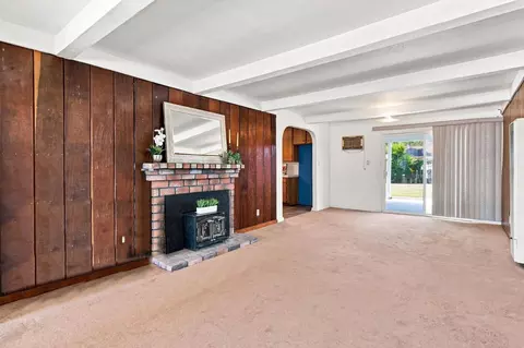 Living - 1612 Bedford Ave, Modesto, CA 95351 photo 2 of 5