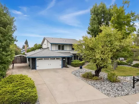 8246 Garry Oak Dr, Citrus Heights, CA 95610
