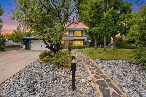 8246 Garry Oak Dr, Citrus Heights, CA 95610