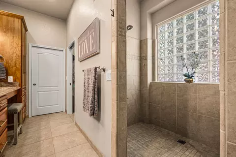 Bath - 1580 Stonecrest Rd, Placerville, CA 95667 photo 2 of 6