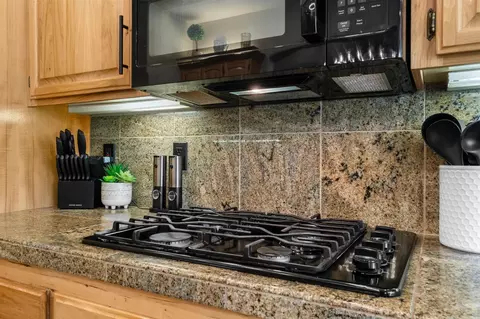 Kitchen - 1580 Stonecrest Rd, Placerville, CA 95667 photo 8 of 12
