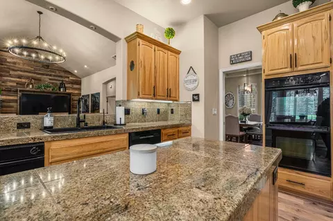 Kitchen - 1580 Stonecrest Rd, Placerville, CA 95667 photo 9 of 12