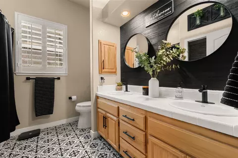 Bath - 1580 Stonecrest Rd, Placerville, CA 95667 photo 4 of 6