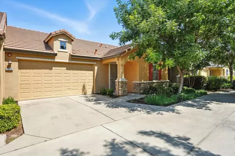 1225 Marseille Ln, Roseville, CA 95747
