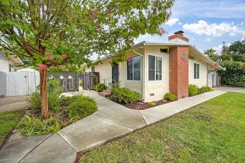 Exterior - 4933 Saint Lynn Ln, Carmichael, CA 95608 photo 3 of 15