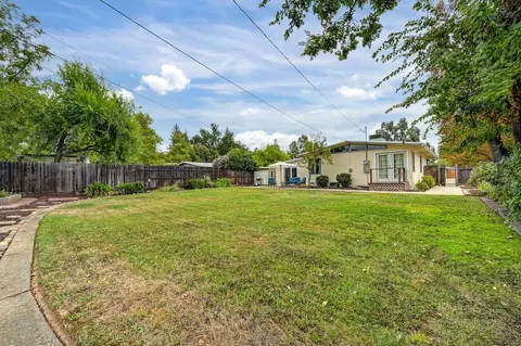 Exterior - 4933 Saint Lynn Ln, Carmichael, CA 95608 photo 13 of 15