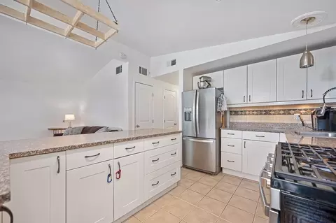 Kitchen - 4933 Saint Lynn Ln, Carmichael, CA 95608 photo 3 of 4