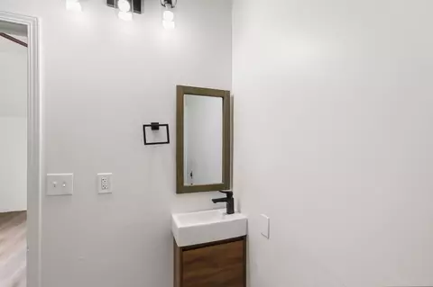 Bath - 225 Creekside Way, Winters, CA 95694 photo 5 of 5