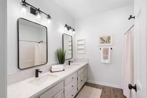 Bath - 225 Creekside Way, Winters, CA 95694 photo 1 of 5