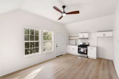 Living - 225 Creekside Way, Winters, CA 95694 photo 1 of 3