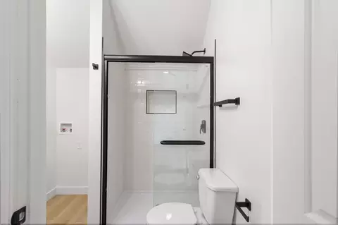 Bath - 225 Creekside Way, Winters, CA 95694 photo 4 of 5