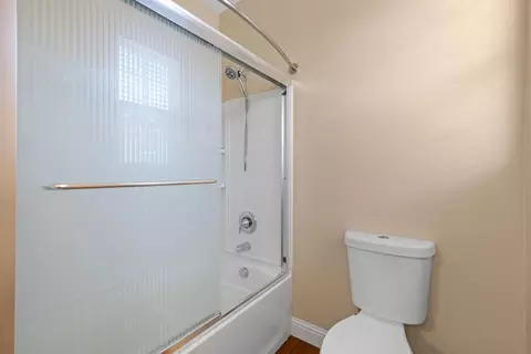 Bath - 197 Barnhill Dr, Folsom, CA 95630 photo 2 of 5