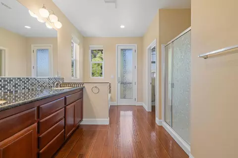 Bath - 197 Barnhill Dr, Folsom, CA 95630 photo 3 of 5