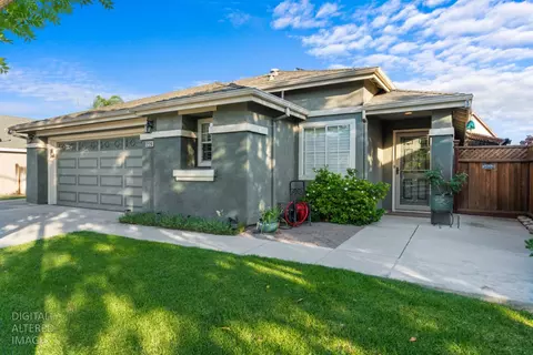 1228 Kingfisher Dr, Patterson, CA 95363