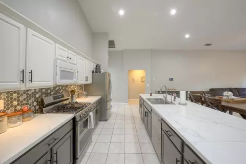 Kitchen - 536 Red Robin Dr, Patterson, CA 95363 photo 2 of 3