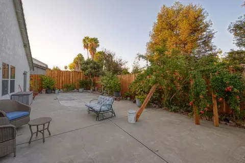 Exterior - 536 Red Robin Dr, Patterson, CA 95363 photo 3 of 7