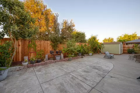 Exterior - 536 Red Robin Dr, Patterson, CA 95363 photo 7 of 7