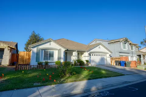 Exterior - 536 Red Robin Dr, Patterson, CA 95363 photo 2 of 7