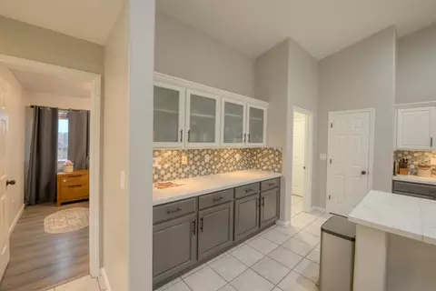 Entry Way - 536 Red Robin Dr, Patterson, CA 95363 photo 2 of 2