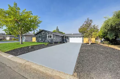 Exterior - 1713 Mission Ave, Carmichael, CA 95608 photo 4 of 13