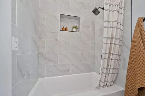 Bath - 1713 Mission Ave, Carmichael, CA 95608 photo 4 of 6