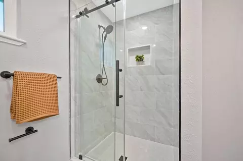 Bath - 1713 Mission Ave, Carmichael, CA 95608 photo 2 of 6