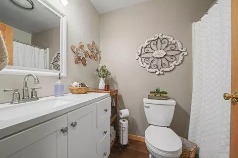 Bath - 7806 Doster Rd, Mountain Ranch, CA 95246 photo 5 of 5