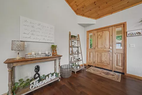Entry Way - 7806 Doster Rd, Mountain Ranch, CA 95246 photo 2 of 3