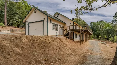 Exterior - 7806 Doster Rd, Mountain Ranch, CA 95246 photo 16 of 20