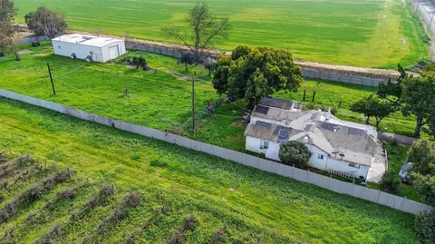 View/Area - 27350 Thornton Rd, Thornton, CA 95686 photo 3 of 8