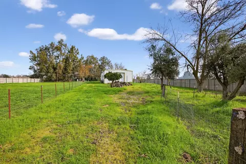 Exterior - 27350 Thornton Rd, Thornton, CA 95686 photo 2 of 9