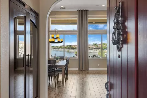 Entry Way - 1211 Como Dr, Manteca, CA 95337 photo 2 of 6