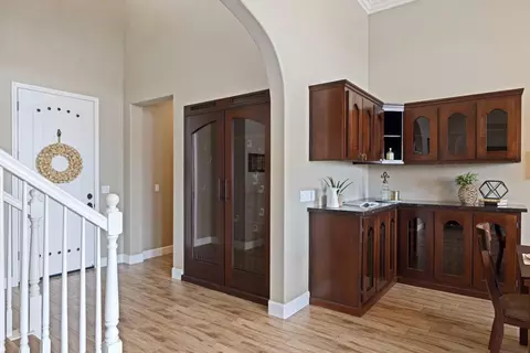 Entry Way - 1211 Como Dr, Manteca, CA 95337 photo 5 of 6